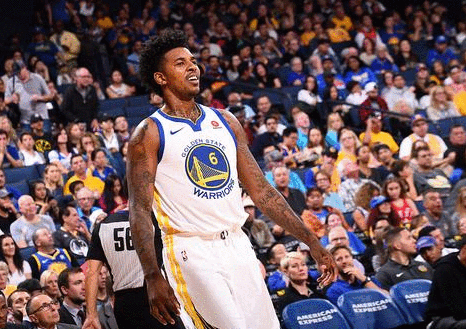 依旧拉扯着 依旧拉扯着